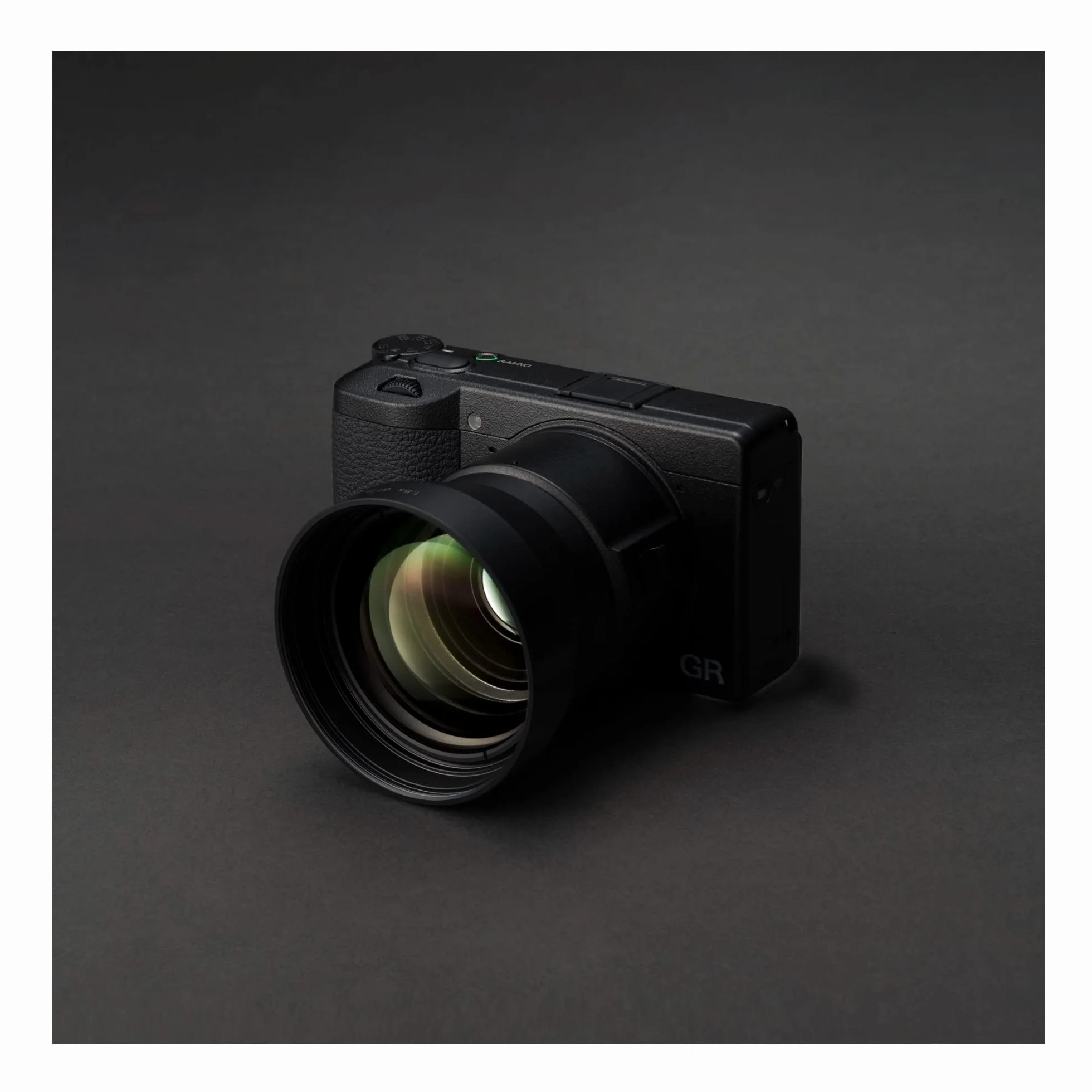 Ricoh GA-2 [Kompatible Modelle: RICOH GR IIIx] [Adapter Wird verwendet, wenn der Teleobjektivvorsatz GT-2 angebracht ist] [Zur Verwendung von 49-mm-Filter oder Vorsätzen], 37826