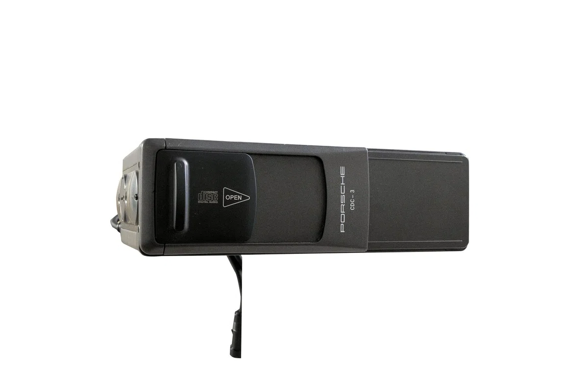 Kompatibel mit Porsche CDC-3 CD-Wechsler /6 CD für Porsche 911 993 996 986 Boxster (bis 2002)