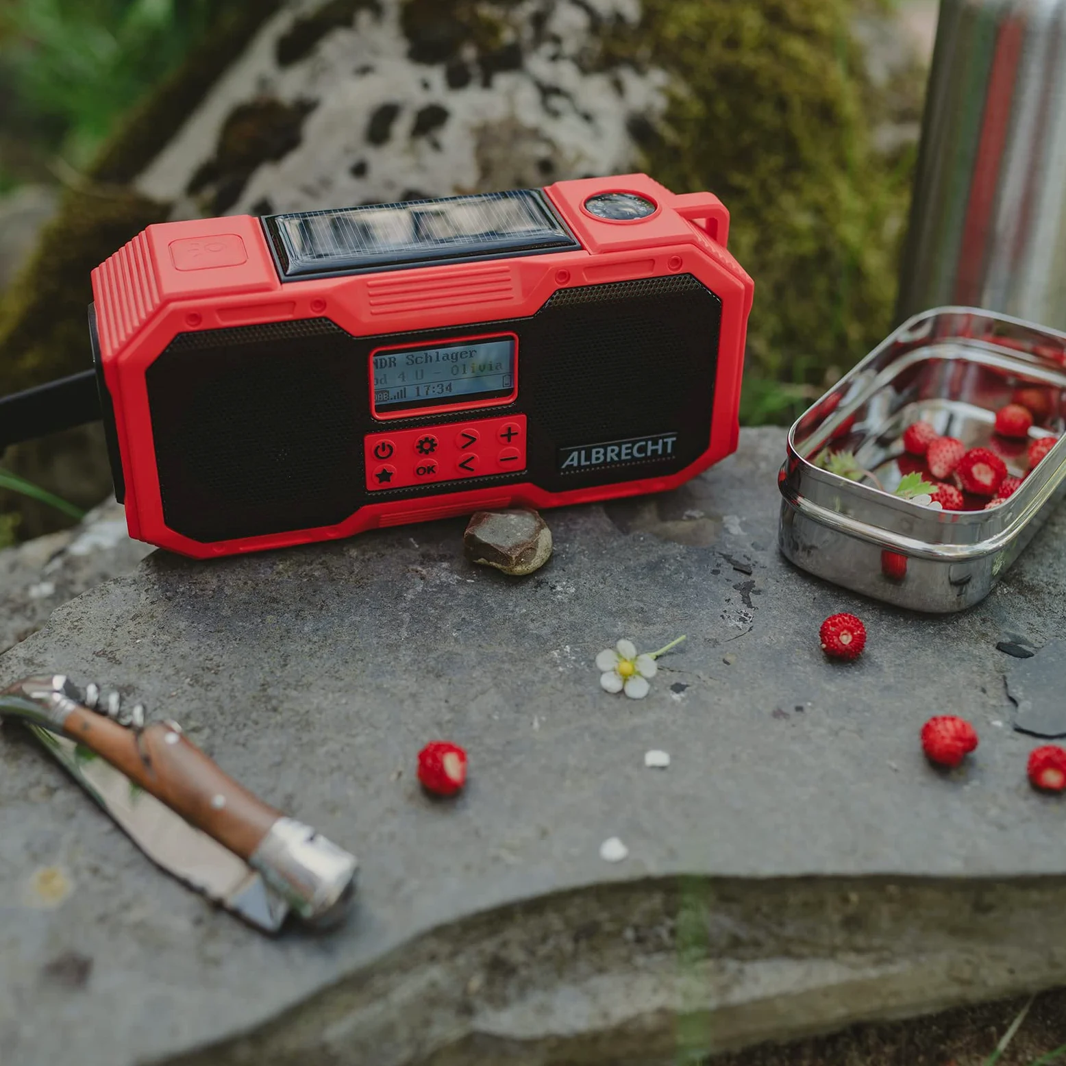 Albrecht DR 112, tragbares DAB+/UKW Outdoor Kurbelradio, 27911, SOS-Notruf, Taschenlampe, Solarmodul, PowerBank, IPX5 Wasserschutz