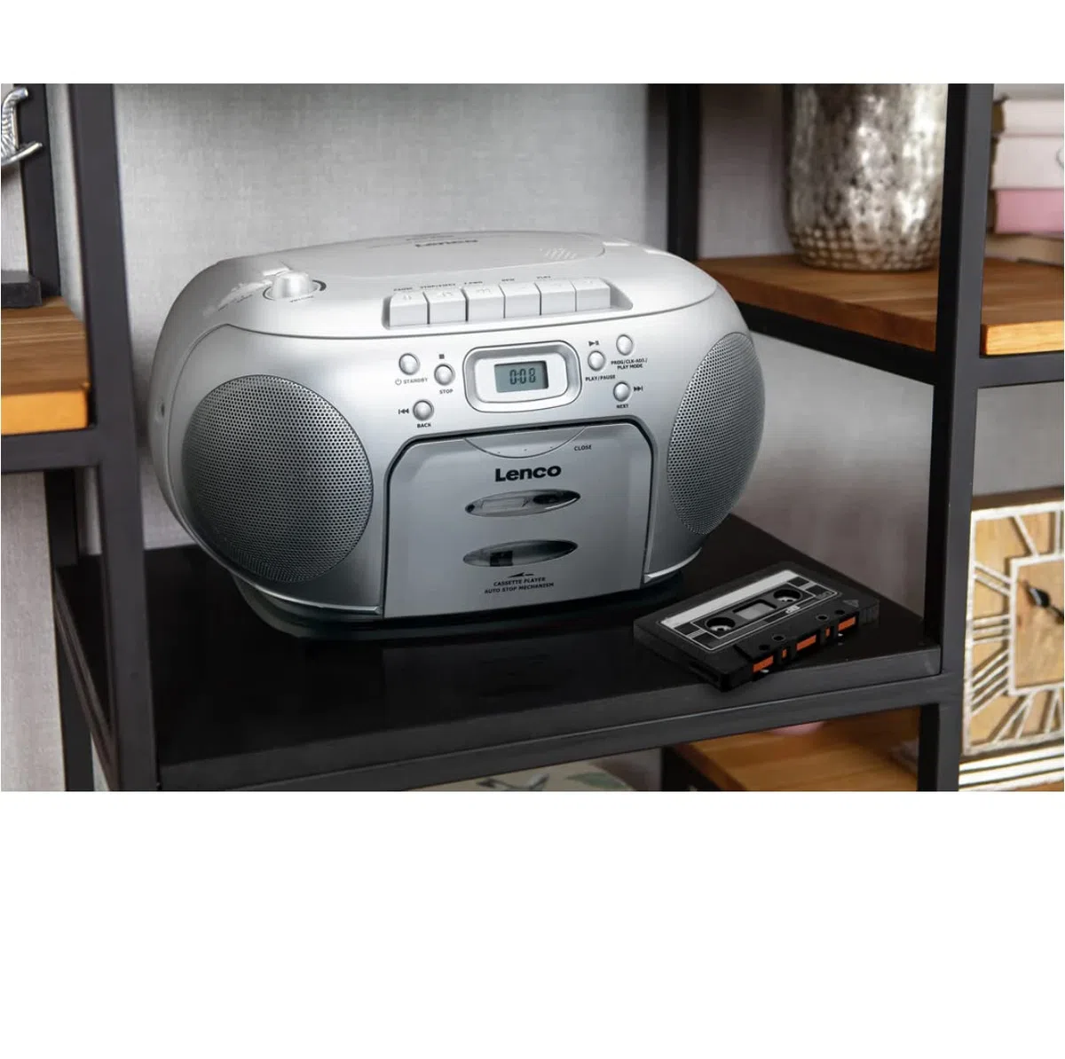 Lenco SCD-420 Silver Tragbares UKW-Radio mit Toplader CD-Spieler und Kassettendeck, LCD Display, Wiederholungsfunktion, Auto-Stopp, Kopfhöreranschluss, Default