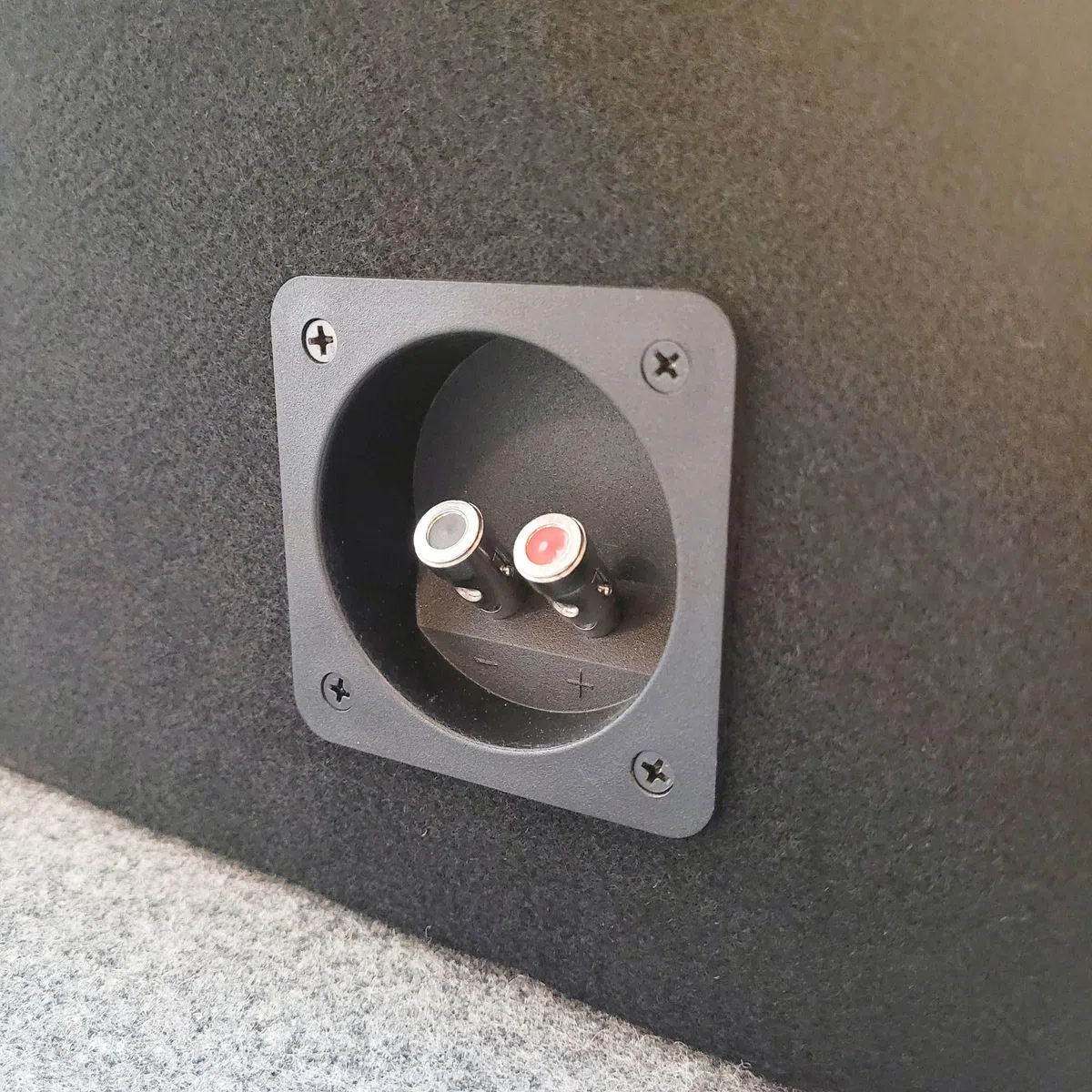 XL Subwoofer Gehäuse für 30 cm Basslautsprecher