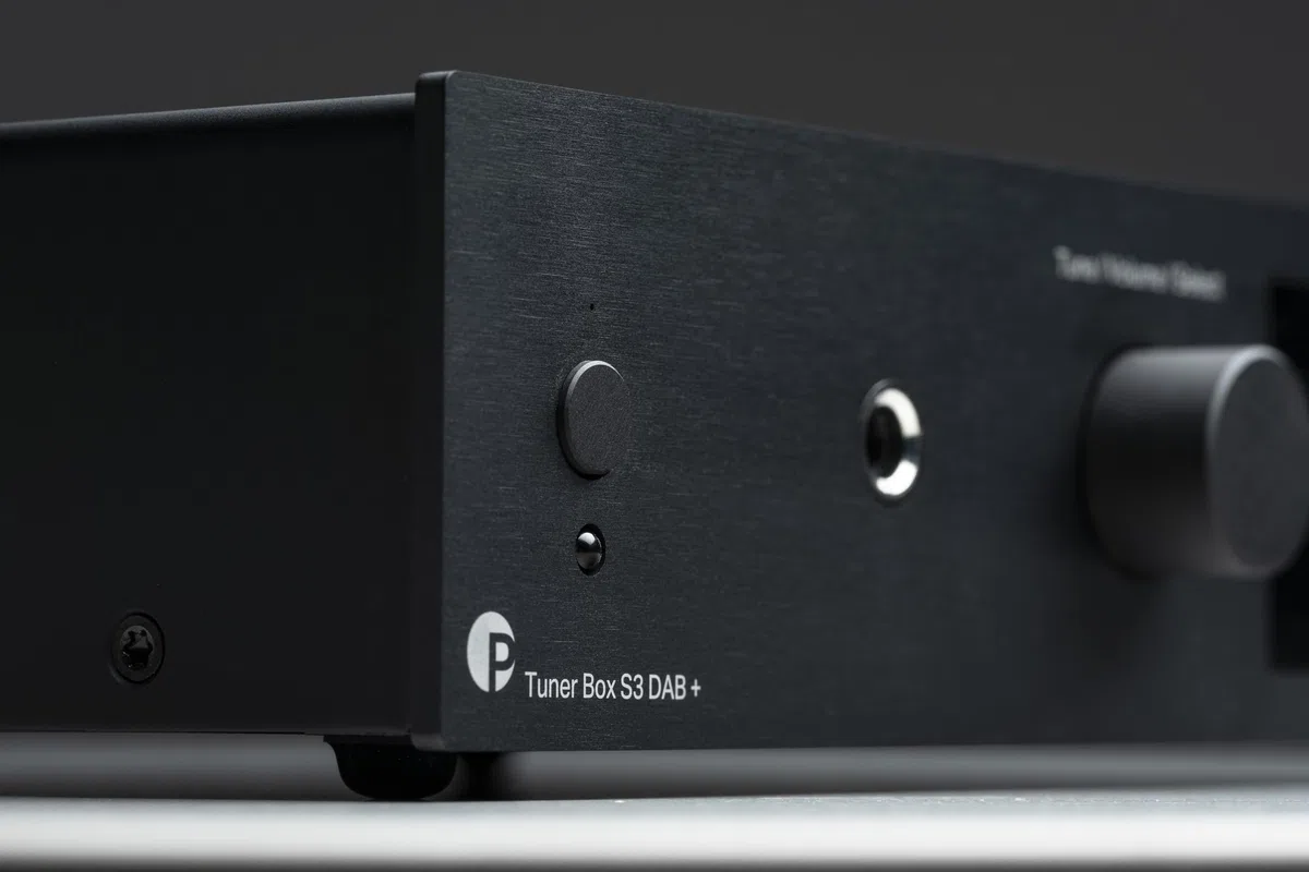 Pro-Ject Tuner Box S3 DAB+, Internetradio mit DAB, DAB+ & FM Tuner, Fernbedienung, WLAN, Kopfhörerverstärker (Schwarz)