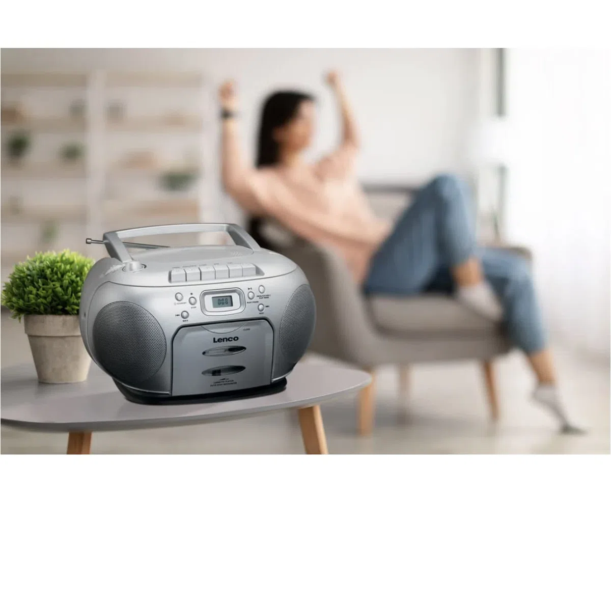 Lenco SCD-420 Silver Tragbares UKW-Radio mit Toplader CD-Spieler und Kassettendeck, LCD Display, Wiederholungsfunktion, Auto-Stopp, Kopfhöreranschluss, Default